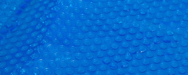 ¿Cuándo poner la manta térmica en la piscina?