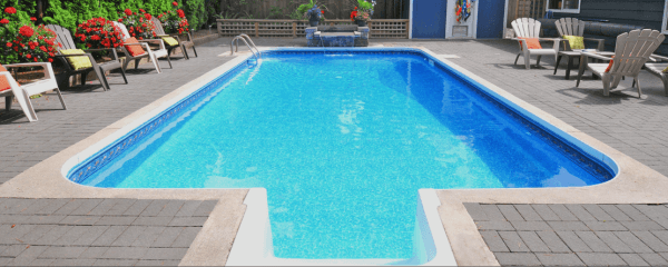 Cómo proteger una piscina de poliéster